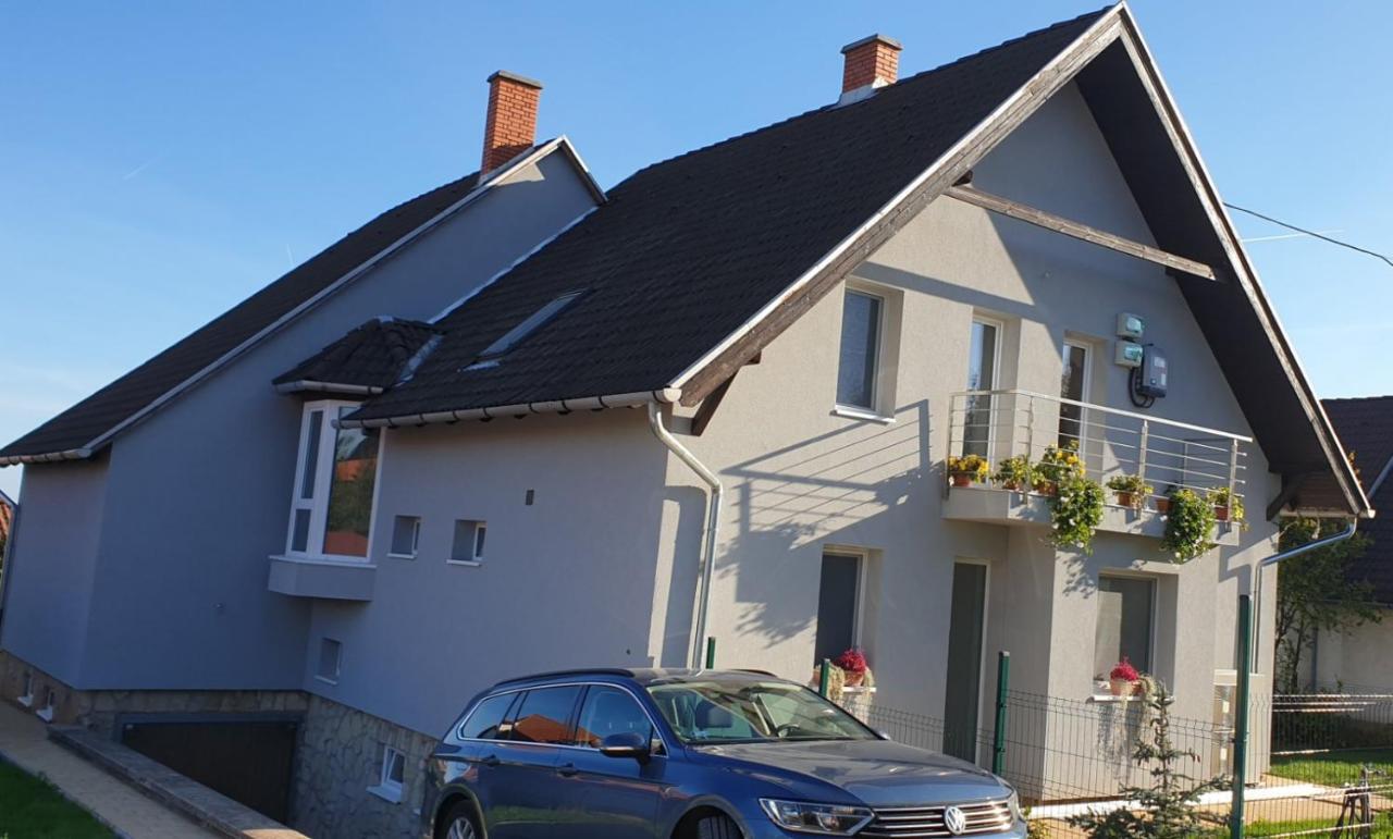 Aranyeso Apartmanhazak No.1 Balatonalmádi Extérieur photo